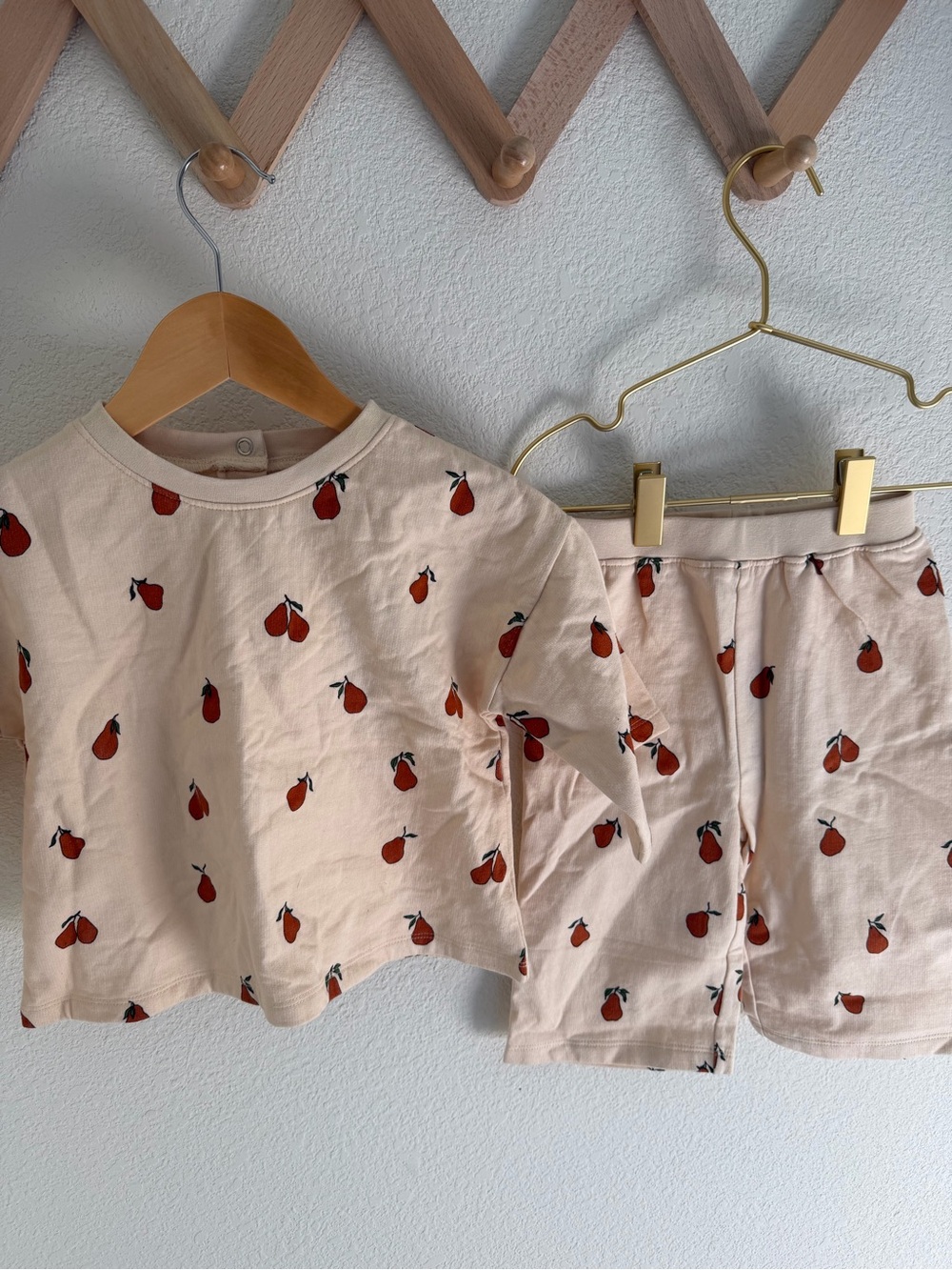 The Blueberry Hill Matching Fruit Set